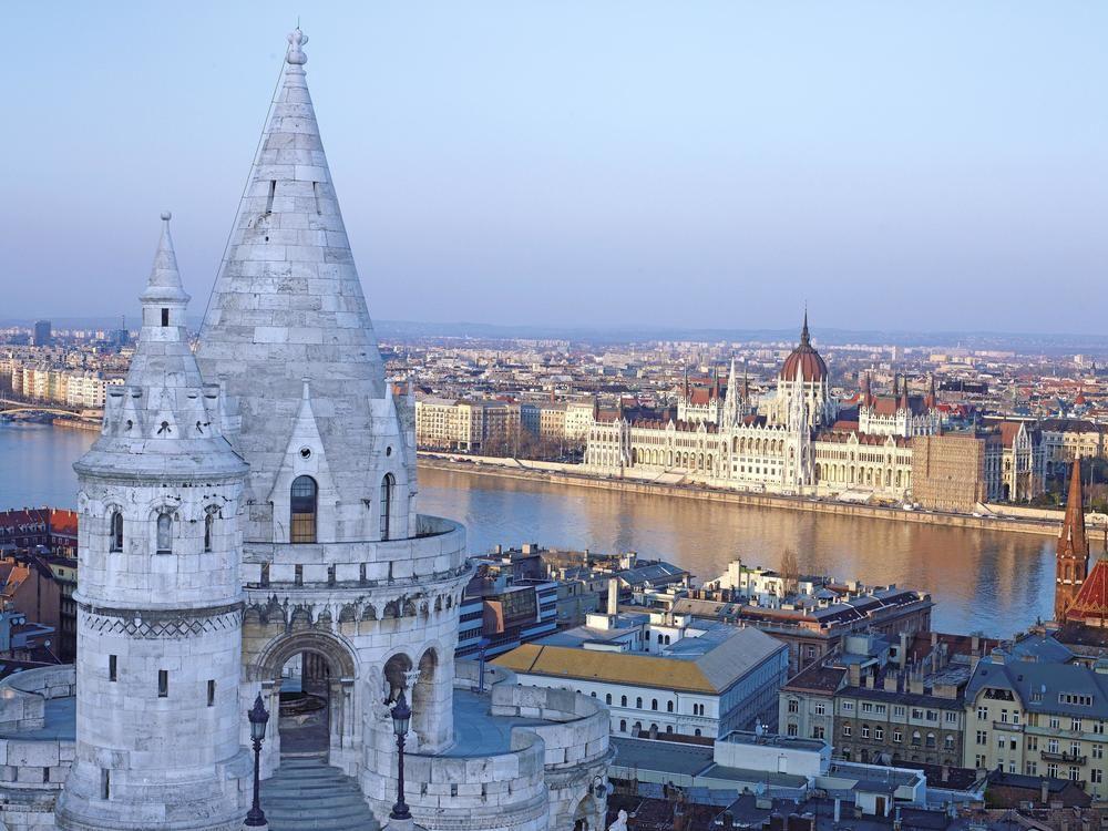 Hilton Budapest Exterior photo